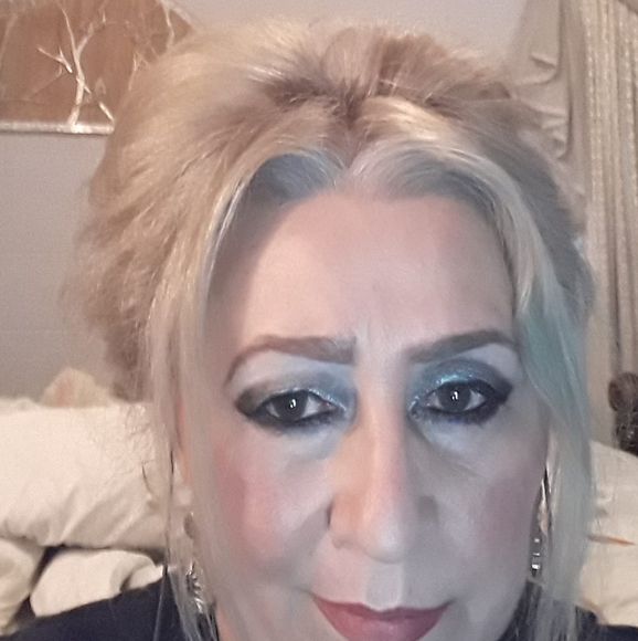 Meet your Posher, Janette - Picture 1 of 1